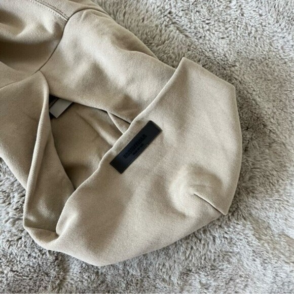 NWT Fear of God Essentials Oversized 77 Hoodie SZ Large - Picture 6 of 9